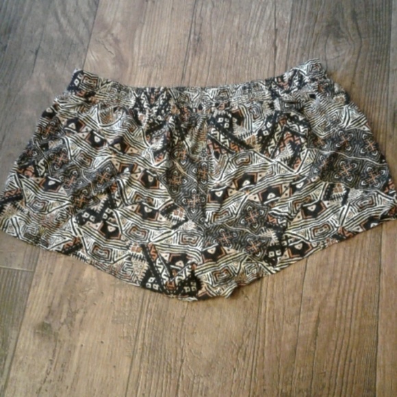 Pattern Shorts - Picture 3 of 4